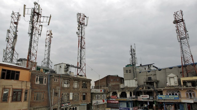 Department of Telecommunications to hold spectrum auction on 1 March; invites applications