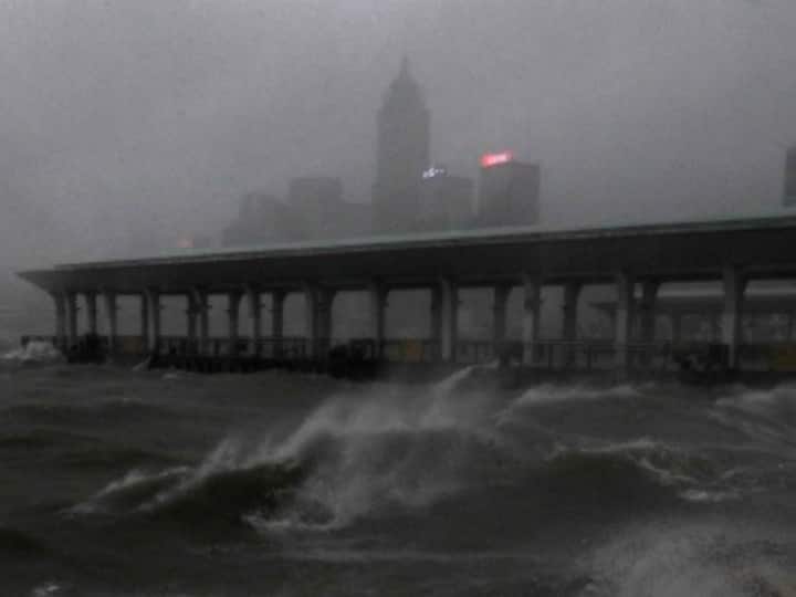 Typhoon Mangkhut: Toll in Philippines climbs to 49; storm rips through Hong Kong before hitting mainland China