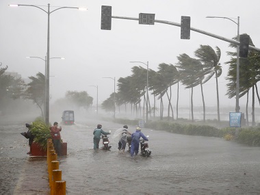 Typhoon Mangkhut: Two dead as storm batters Philippines; residents take refuge in emergency shelters Typhoon Mangkhut: Two dead as storm batters Philippines; residents take refuge in emergency shelters