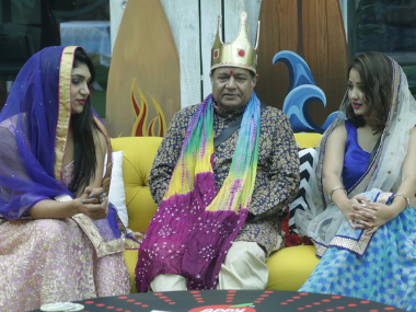 Bigg Boss 12, 20 September, Day 4 written updates: Sreesanth, Shivashish fight; Kriti-Roshmi become first captains Bigg Boss 12, 20 September, Day 4 written updates: Sreesanth, Shivashish fight; Kriti-Roshmi become first captains