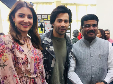 Sui Dhaaga stars Varun Dhawan, Anushka Sharma signed as ambassadors for PM's Skill India campaign Sui Dhaaga stars Varun Dhawan, Anushka Sharma signed as ambassadors for PM's Skill India campaign