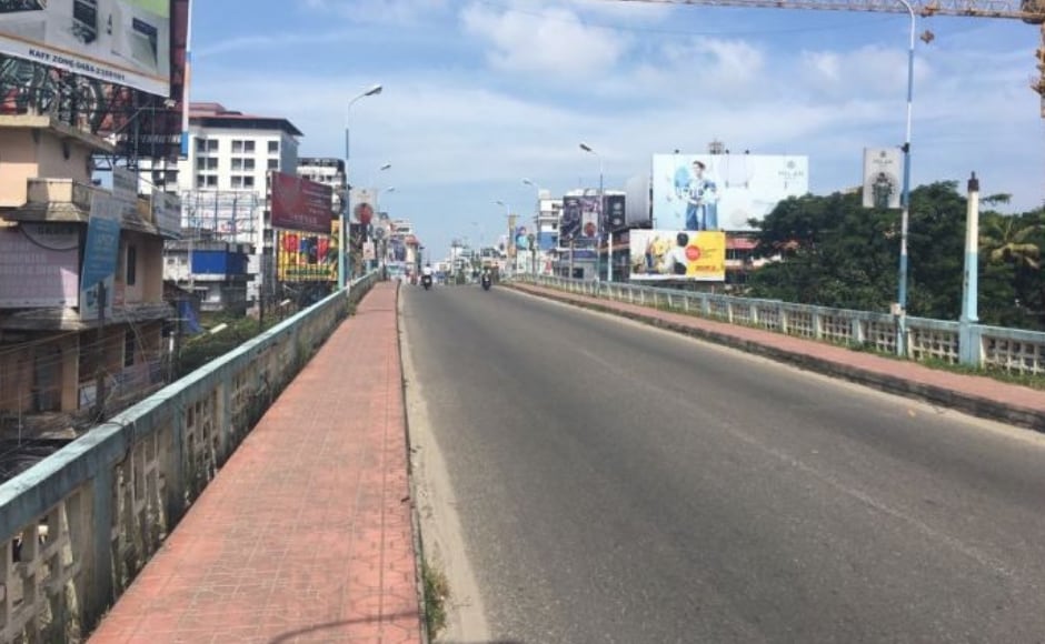 In Kochi, the Bharat Bandh turned into a 12-hour hartal, with a near-complete shutdown. Roads mainly saw two-wheelers plying. The Congress held protests at many locations and minor altercations were also reported. Image Courtesy: Sudeep Sebastian/101Reporters In Kochi, the Bharat Bandh turned into a 12-hour hartal, with a near-complete shutdown. Roads mainly saw two-wheelers plying. The Congress held protests at many locations and minor altercations were also reported. Image Courtesy: Sudeep Sebastian/101Reporters
