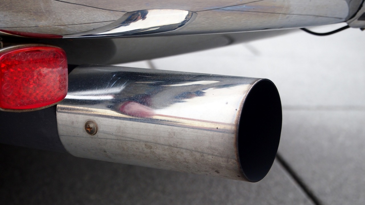 Indian vehicle owners ready to buy EVs if they reduce pollution, reveals survey Indian vehicle owners ready to buy EVs if they reduce pollution, reveals survey