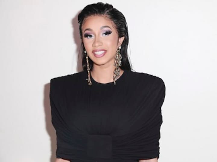 Cardi B reportedly in talks to perform 'Girls Like You' with Maroon 5 at Super Bowl LIII