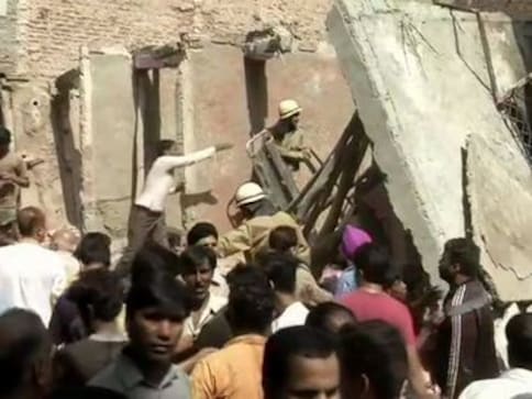 Woman, four children killed after three-storey building collapses in Delhi's Ashok Vihar; seven injured Woman, four children killed after three-storey building collapses in Delhi's Ashok Vihar; seven injured