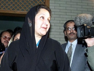 Kulsoom Nawazs body brought to Lahore from London; former PM Nawaz and daughter Maryam to attend funeral