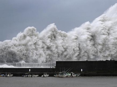 Strongest typhoon in 25 years, Jebi hits western Japan; Prime Minister Shinzo Abe urges people to 'evacuate early' Strongest typhoon in 25 years, Jebi hits western Japan; Prime Minister Shinzo Abe urges people to 'evacuate early'