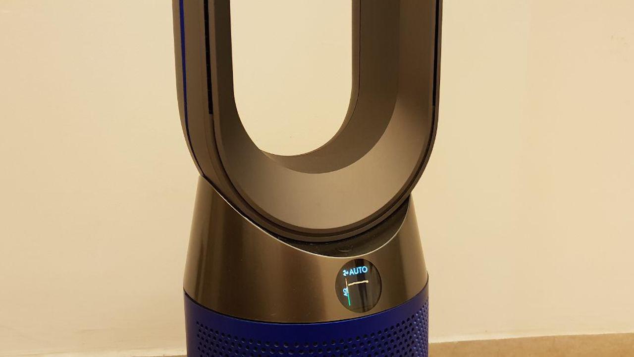 The new Dyson model now sports an LCD.