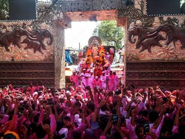 Ganesh festival concludes in Maharashtra: Immersions to continue past midnight, 11 people drown in various parts of state Ganesh festival concludes in Maharashtra: Immersions to continue past midnight, 11 people drown in various parts of state