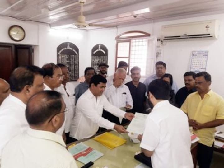 Goa political crisis: Congress says it has numbers to form govt, party MLAs seek time to meet Governor Mridula Sinha today