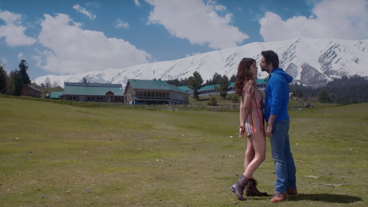 Varun Mitra and Rhea Chakraborty in a still from Pal. YouTube screengrab