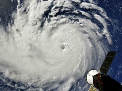 Hurricane Florence continues to wrack havoc: Toll rises to 32, rescue efforts on to provide aid to stranded people Hurricane Florence continues to wrack havoc: Toll rises to 32, rescue efforts on to provide aid to stranded people