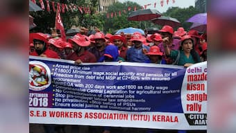Kisan-Mazdoor Rally in Delhi LIVE updates: Red flags cover road in capital as thousands march to Parliament Street