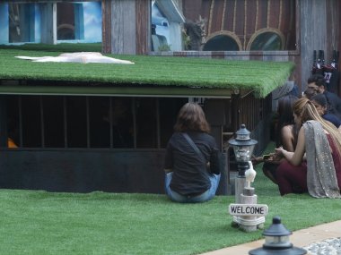 Bigg Boss 12, 21 September, Day 5 written updates: Karanvir, Romil-Nirmal volunteer for jail, get nominated Bigg Boss 12, 21 September, Day 5 written updates: Karanvir, Romil-Nirmal volunteer for jail, get nominated