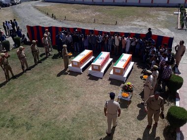 Jammu and Kashmir Police pay tributes to three of its slain personnel who were abducted and killed by Hizbul militants. Twitter @MajorPoonia