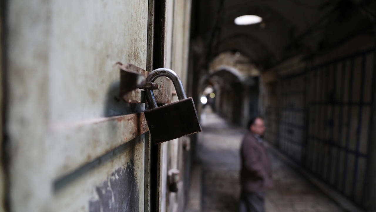 Weekend lockdown in Kerala as COVID-19 cases surge, Centre to send 6-member team Weekend lockdown in Kerala as COVID-19 cases surge, Centre to send 6-member team