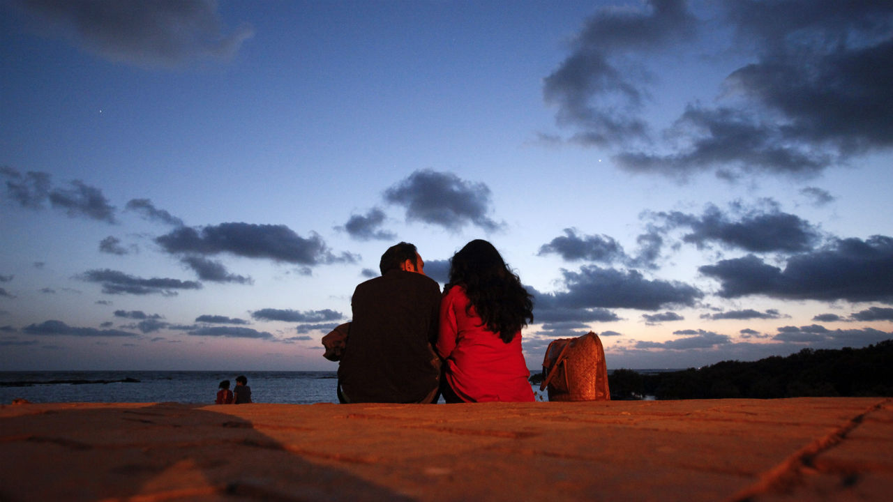 Female engineers and male pilots get the most right swipes in India: Tinder Female engineers and male pilots get the most right swipes in India: Tinder