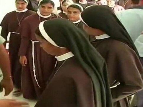 Missionaries of Jesus nuns meet Chief Minister Pinarayi Vijayan, allege harassment by team investigating Franco Mulakkal Missionaries of Jesus nuns meet Chief Minister Pinarayi Vijayan, allege harassment by team investigating Franco Mulakkal