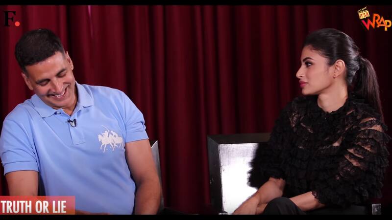 mouni akshay 800