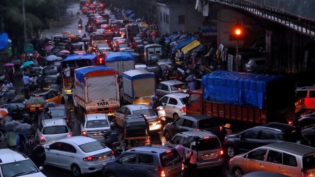 Blog | Sky-High Rent, Choked Roads: How Bengaluru, Mumbai, Delhi Became India's Chaos Capitals