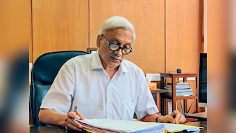 Goa political mess worsens: Calls for Manohar Parrikar to resign, BJP's leadership crisis, upset ally, displeased voters