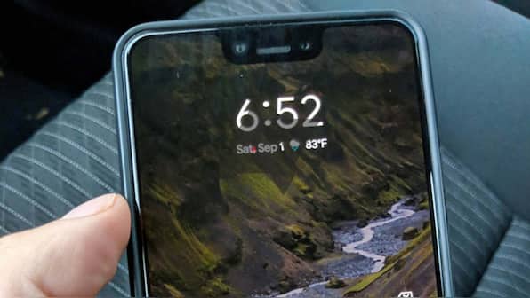 Google Pixel 3 XL left by a rider in a Lyft car, the gigantic notch is real