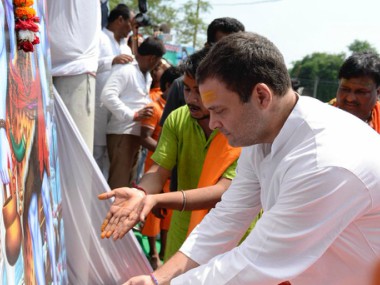 Rahul Gandhi arrives in Amethi for two-day visit; Kanwariyas greet Congress president with posters dubbing him 'Shiv-bhakt' Rahul Gandhi arrives in Amethi for two-day visit; Kanwariyas greet Congress president with posters dubbing him 'Shiv-bhakt'