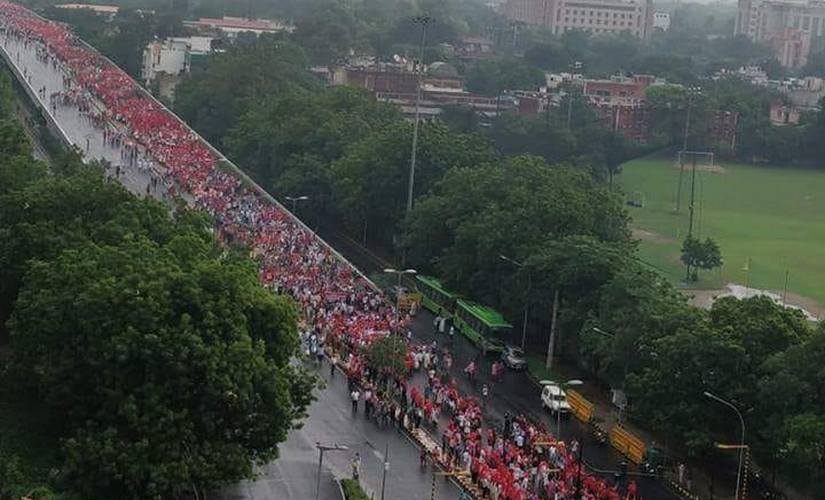 March from Ramlila Maidan to Parliament Street. Twitter @cpmspeak