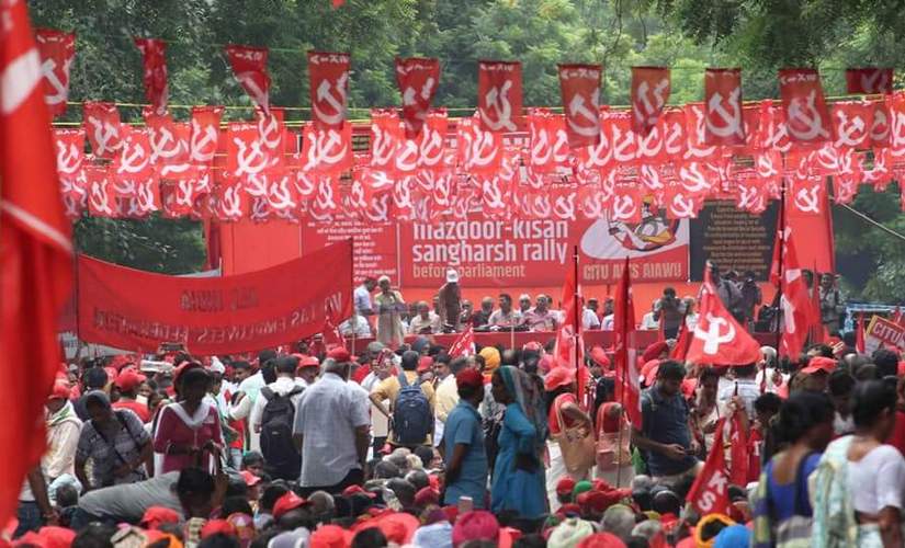 Labourers and farmers rallied in Delhi. The entire 1 km stretch from Parliament Street police station to the outer circle of Connaught circus is full of people carrying Red Flags, so is the Tolstoy marg. Twitter @cpimspeaks