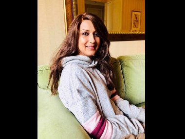 Sonali Bendre shares new look on Instagram, thanks Priyanka Chopra in post: A little vanity does no harm Sonali Bendre shares new look on Instagram, thanks Priyanka Chopra in post: A little vanity does no harm