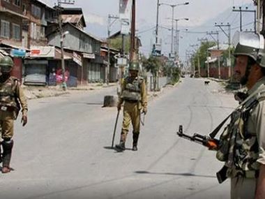 Authorities impose restrictions in Srinagar to prevent Muharram processions; schools, colleges ordered to remain closed Authorities impose restrictions in Srinagar to prevent Muharram processions; schools, colleges ordered to remain closed