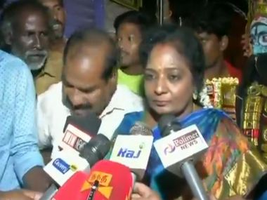BJP workers rough up Chennai auto driver for questioning Tamilisai Soundararajan about rising fuel costs BJP workers rough up Chennai auto driver for questioning Tamilisai Soundararajan about rising fuel costs