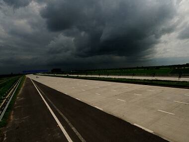 Man crashes Jaguar into divider on Yamuna Expressway after leaning out to spit pan masala, succumbs to injuries
