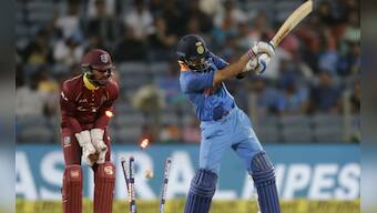 Virat Kohli reaches more milestones, but fails to get India over the line as West Indies win 3rd ODI by 43 runs