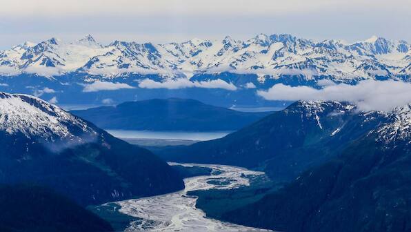 China's melting glacier among world's largest freshwater sources, scientists worried