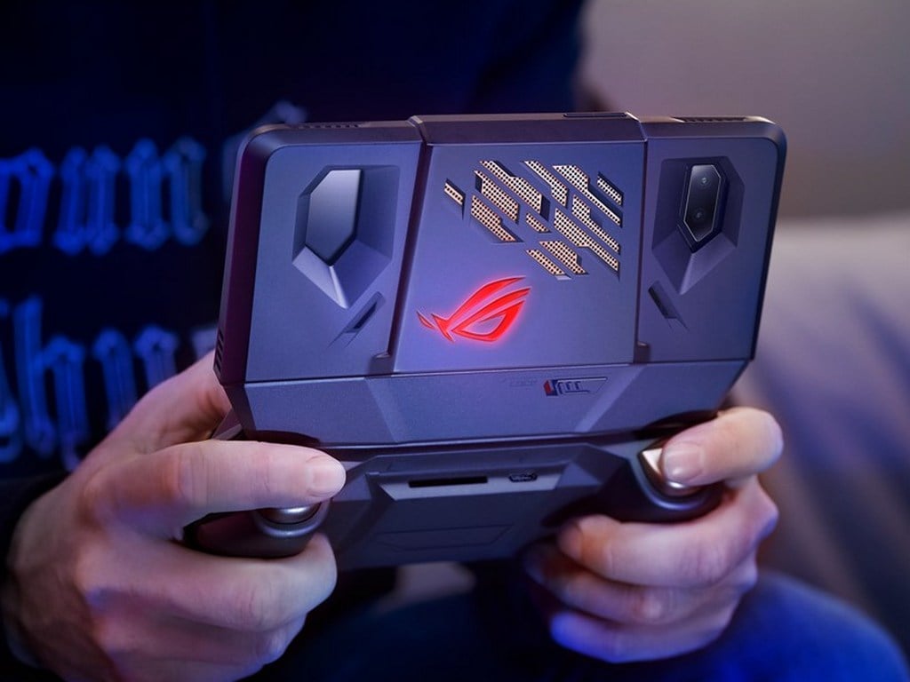 Asus ROG gaming phone paired with a TwinView Dock. Image: Asus