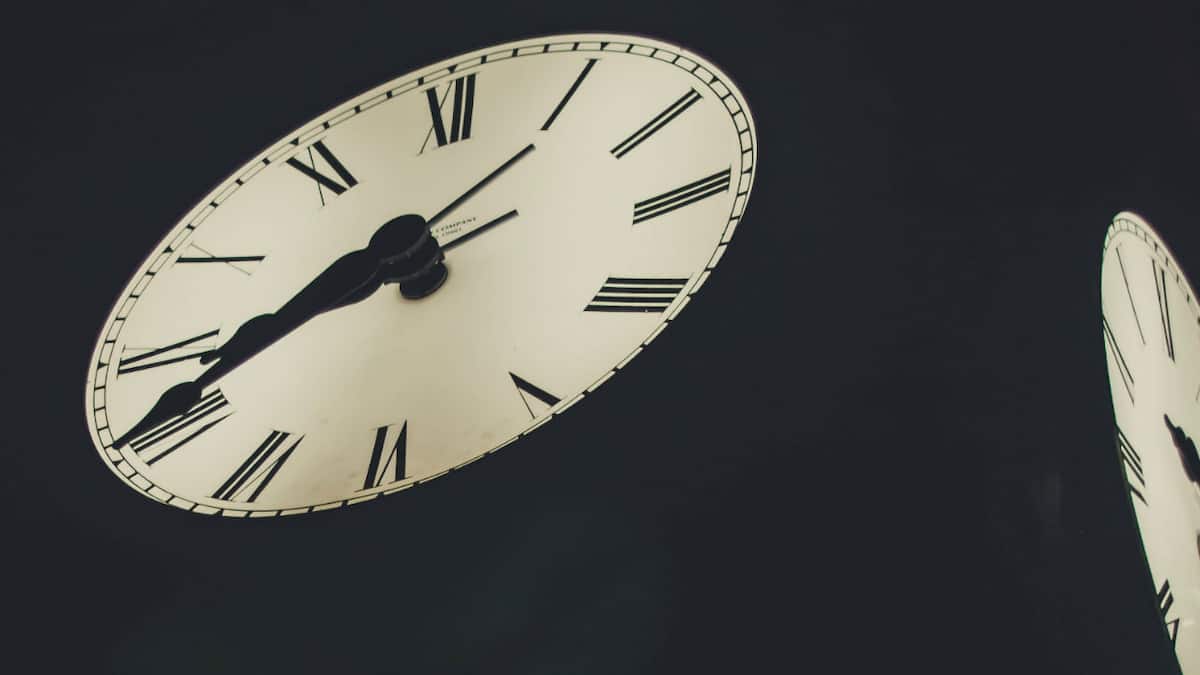 India’s official timekeeper suggests the country needs two separate