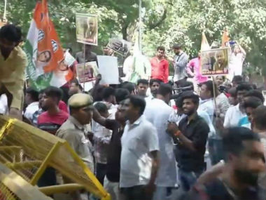 #MeToo in India: Congress workers protest outside MJ Akbar's Delhi home, demand his resignation #MeToo in India: Congress workers protest outside MJ Akbar's Delhi home, demand his resignation