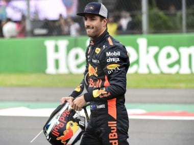 Mexican Grand Prix: Daniel Ricciardo pips Red Bull teammate Max Verstappen to pole; Lewis Hamilton to start third