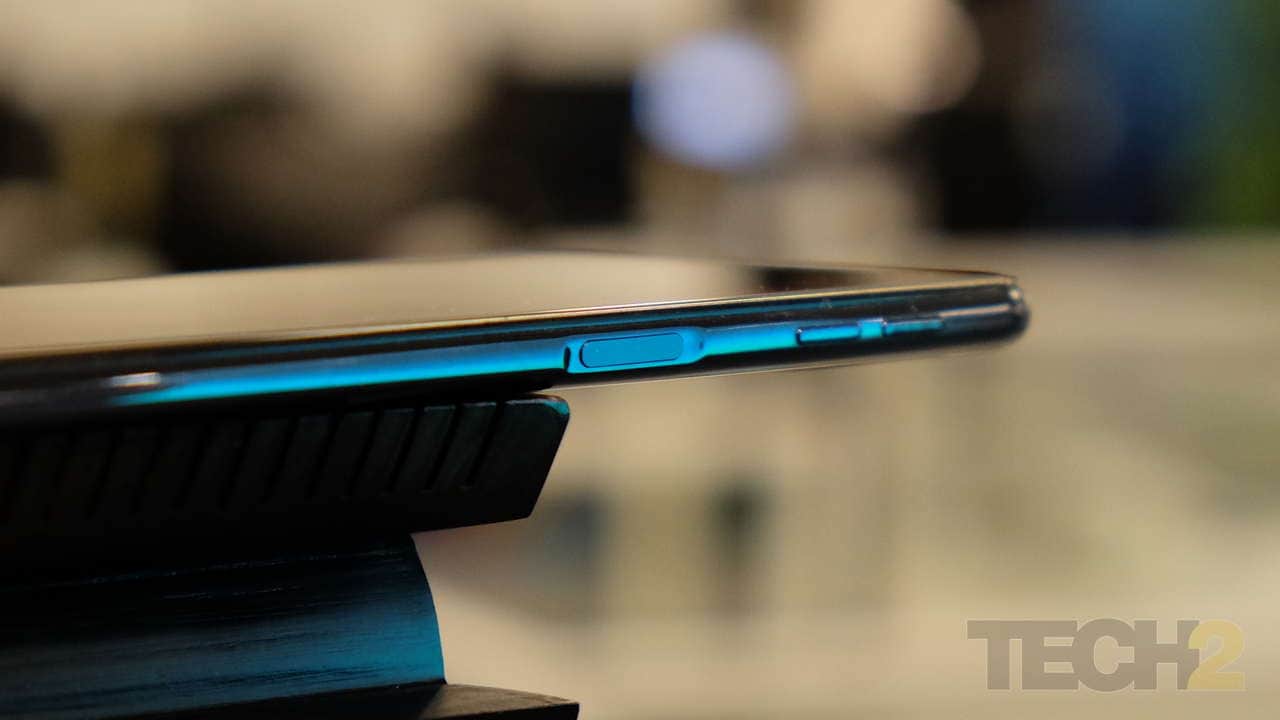 The fingerprint scanner is embedded into the lock button on the right side. Image: tech2/ Shomik