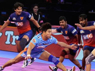 Pro Kabaddi League 2018: Jang Kun Lee's second-half fightback goes in vain as Dabang Delhi beat Bengal Warriors Pro Kabaddi League 2018: Jang Kun Lee's second-half fightback goes in vain as Dabang Delhi beat Bengal Warriors