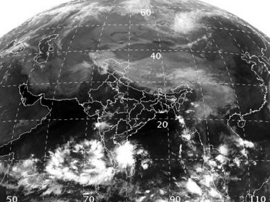Kerala govt sounds red alert in Idukki, Thrissur, Palakkad; four shutters of Malampuzha dam opened by 9 cms each Kerala govt sounds red alert in Idukki, Thrissur, Palakkad; four shutters of Malampuzha dam opened by 9 cms each