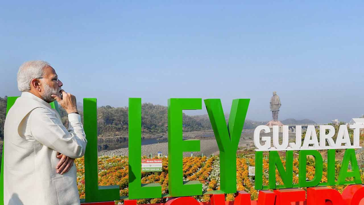 Narendra Modi unveils 'Statue of Unity' In one sweep, PM ejects