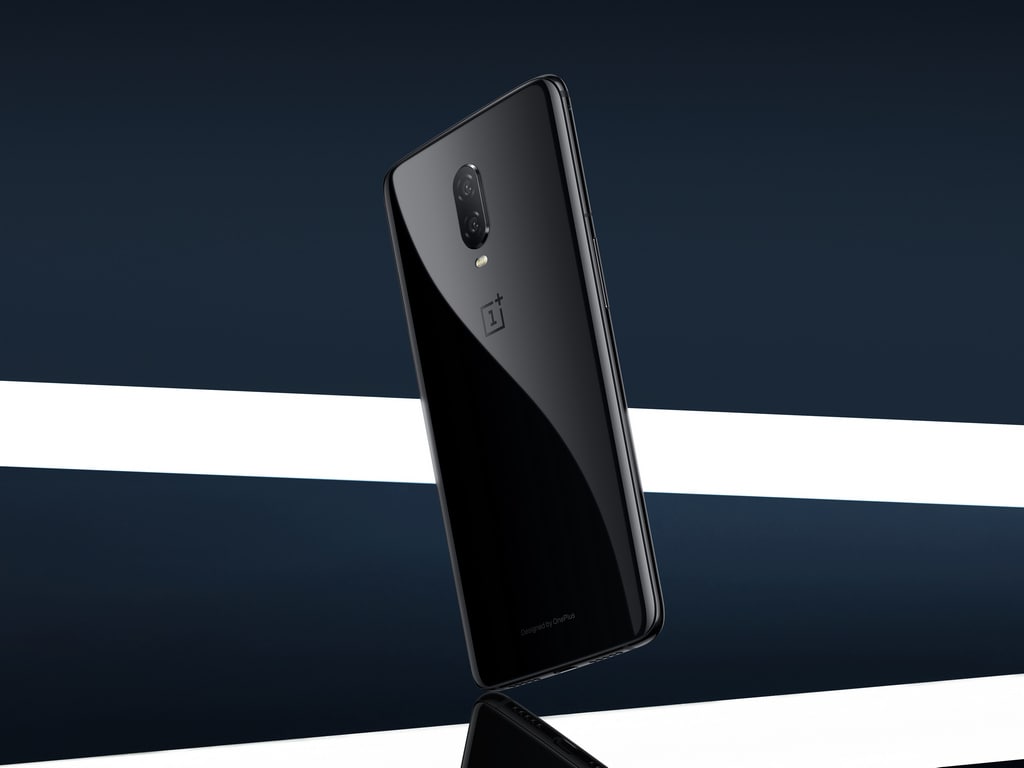 OnePlus 6T comes intwo colours — Mirror Black and Midnight Black.