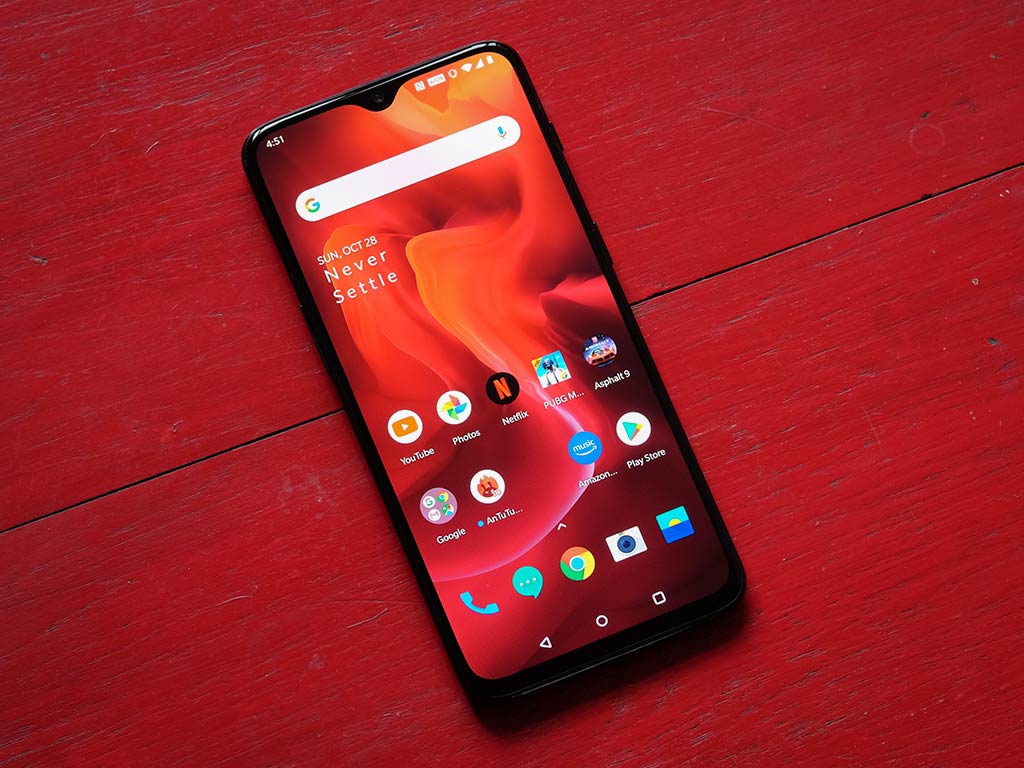 The OnePlus 6T starts at a price of Rs 37,990. Image: tech2/ Anirudh Regidi