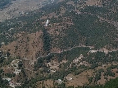 Residents of Jammu and Kashmir's Poonch say they saw Pakistani aircraft cross into Indian territory Residents of Jammu and Kashmir's Poonch say they saw Pakistani aircraft cross into Indian territory