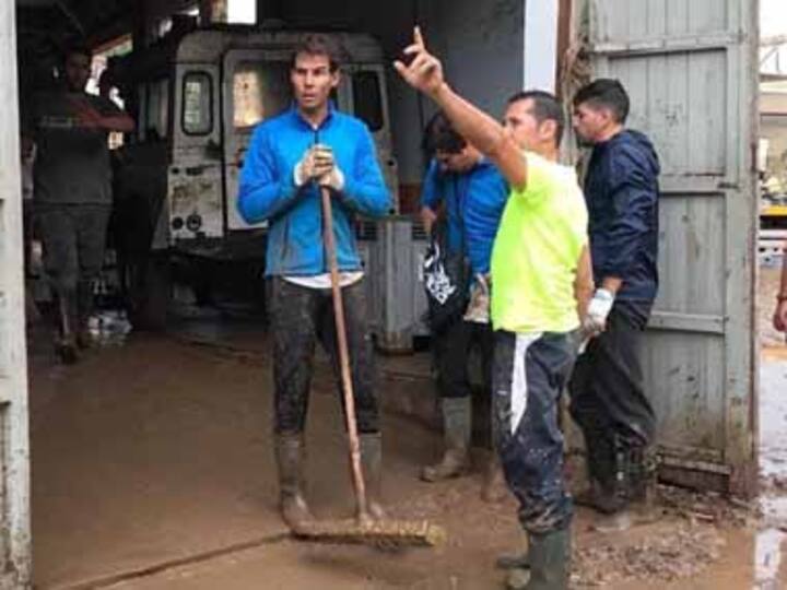 Roger Federer, Novak Djokovic hail rival Rafael Nadal after World No 1 joins post-flood clean-up operations in Majorca
