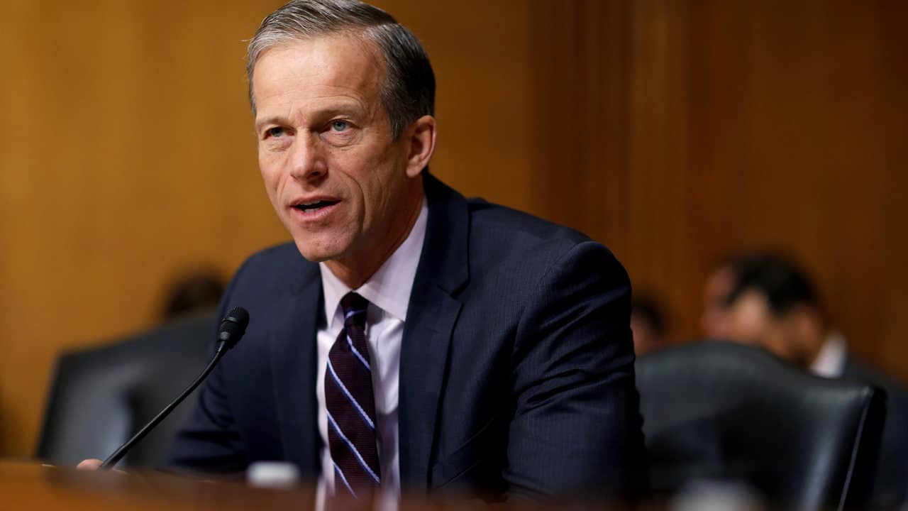 Senator John Thune (R-SD) questions Alex Azar II as he testifies before the Senate Finance Committee on his nomination to be Health and Human Services secretary in Washington, U.S., January 9, 2018. REUTERS/Joshua Roberts - RC114AEF2190