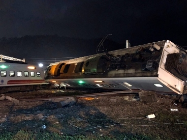 17 dead, 132 injured in Taiwan after train derails on coastal route; authorities yet to ascertain cause of accident 17 dead, 132 injured in Taiwan after train derails on coastal route; authorities yet to ascertain cause of accident