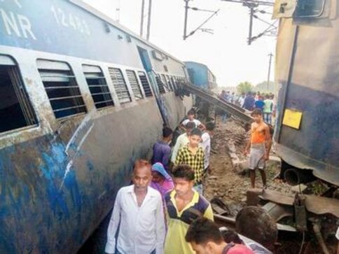 New Farakka Express derailment: Preliminary inquiry blames signalling and telecom departments New Farakka Express derailment: Preliminary inquiry blames signalling and telecom departments